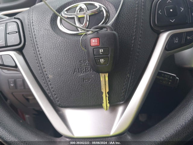 Toyota Highlander Le 2019 5TDZARFHXKS056047 Image 11