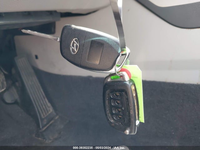 Hyundai SONATA SE 2016 5NPE24AF3GH322350 Image 11