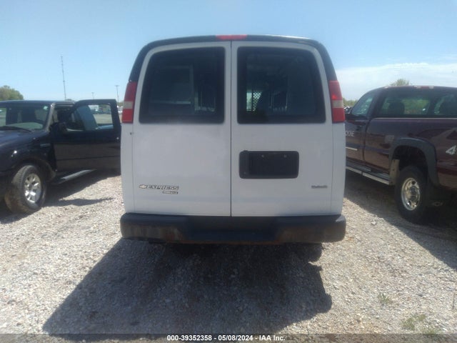 Chevrolet Express 2500 Work Van 2014 1GCWGFCA6E1135398 Image 16