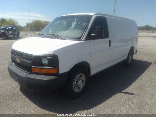 Chevrolet Express 2500 Work Van 2014 1GCWGFCA6E1135398 Image 2