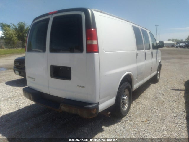Chevrolet Express 2500 Work Van 2014 1GCWGFCA6E1135398 Image 4