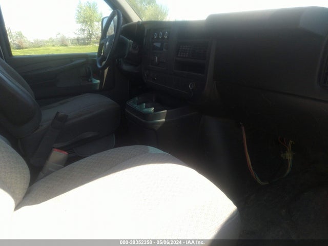 Chevrolet Express 2500 Work Van 2014 1GCWGFCA6E1135398 Image 5