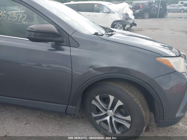 Toyota RAV4 LE 2016 JTMBFREV8GD184946 Image 17