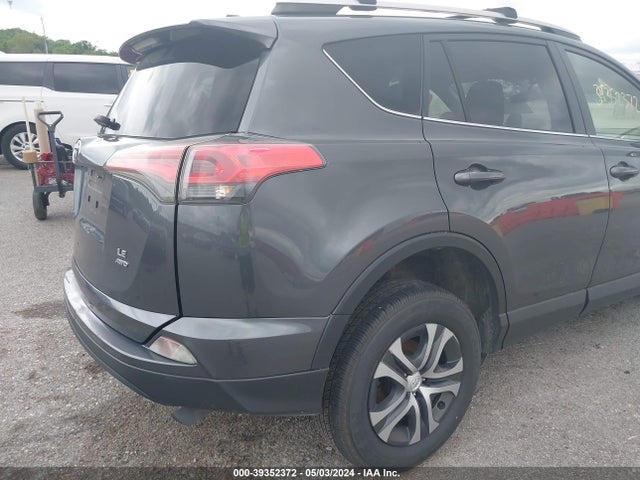 Toyota RAV4 LE 2016 JTMBFREV8GD184946 Image 18