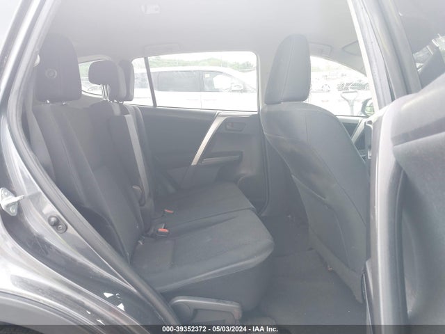 Toyota RAV4 LE 2016 JTMBFREV8GD184946 Image 8