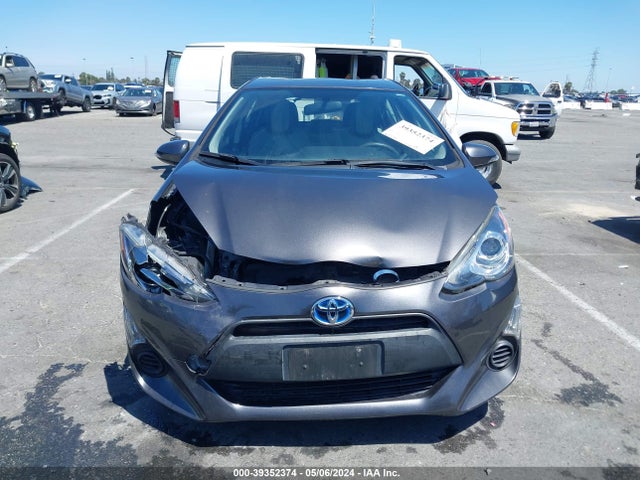 Toyota Prius C One 2015 JTDKDTB3XF1097510 Image 12