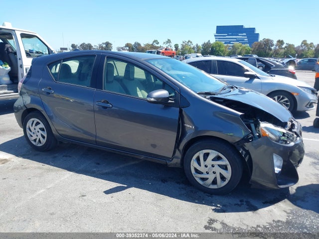 Toyota Prius C One 2015 JTDKDTB3XF1097510 Image 13