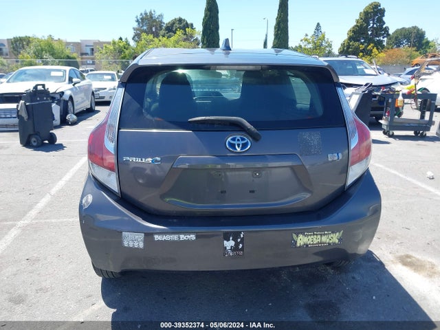 Toyota Prius C One 2015 JTDKDTB3XF1097510 Image 16