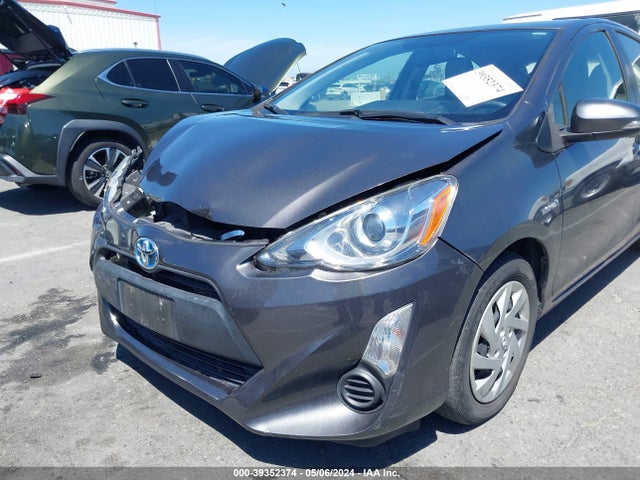 Toyota Prius C One 2015 JTDKDTB3XF1097510 Image 17