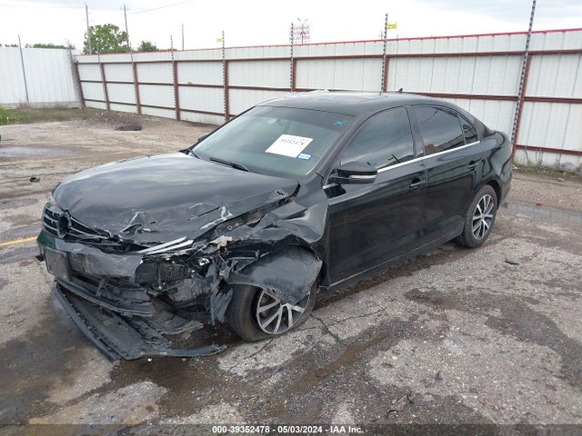 3VWDB7AJ5JM229362 Volkswagen Jetta 1.4t Se/1.4t Wolfsburg Edition