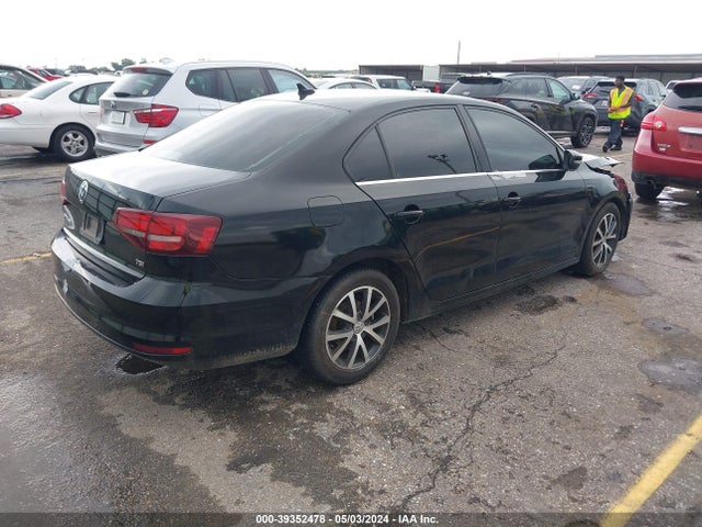 3VWDB7AJ5JM229362 Volkswagen Jetta 1.4t Se/1.4t Wolfsburg Edition