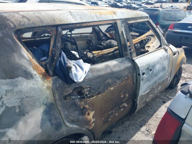 KNDJN2A20G7818671 KIA Soul