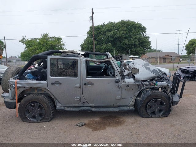 1C4BJWDG8GL156361 Jeep Wrangler Unlimited Freedom
