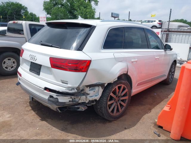 WA1VAAF71JD019805 Audi Q7 3.0t Premium