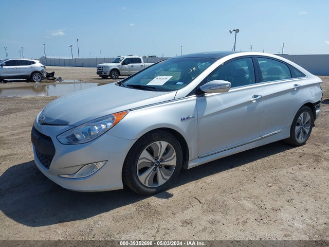 Hyundai Sonata Hybrid Limited 2015 KMHEC4A42FA123299 Image 2