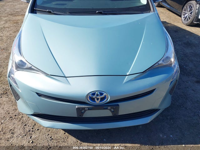 Toyota Prius Two Eco 2016 JTDKARFU6G3001733 Image 13