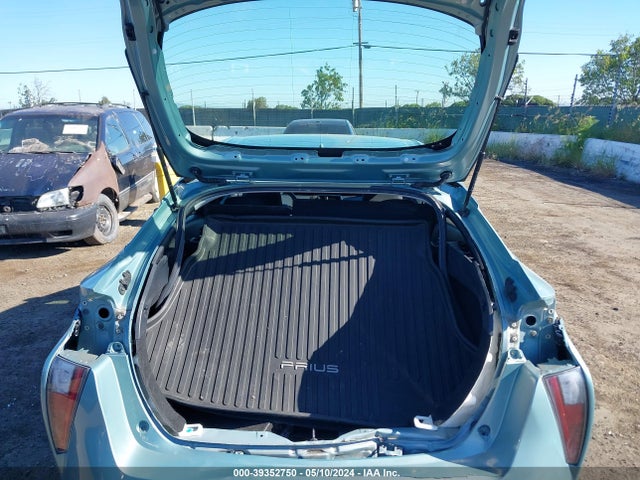 Toyota Prius Two Eco 2016 JTDKARFU6G3001733 Image 17