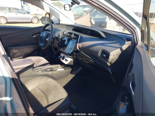 Toyota Prius Two Eco 2016 JTDKARFU6G3001733 Image 5