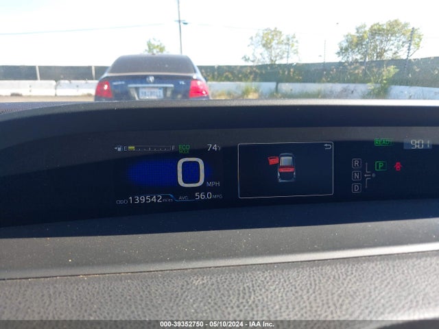 Toyota Prius Two Eco 2016 JTDKARFU6G3001733 Image 7