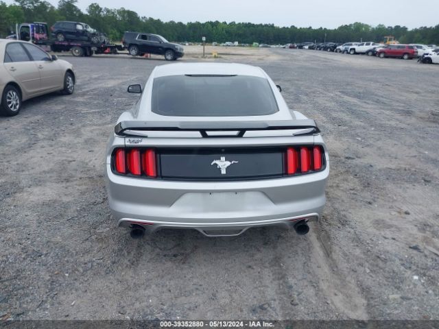 1FA6P8AM8H5263895 Ford Mustang V6