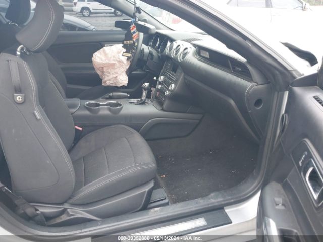 1FA6P8AM8H5263895 Ford Mustang V6