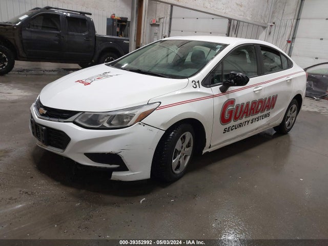 Chevrolet Cruze Ls Auto 2018 1G1BC5SM3J7185529 Image 2