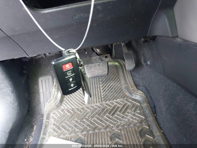 Toyota Rav4 Xle 2017 JTMWFREV5HD103453 Image 11