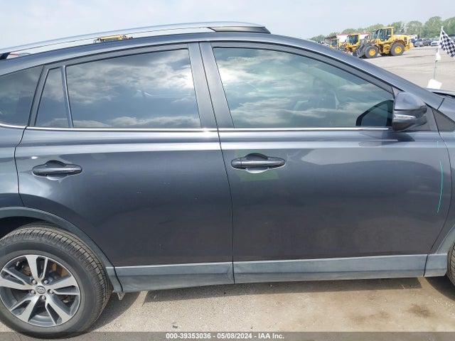 Toyota Rav4 Xle 2017 JTMWFREV5HD103453 Image 13