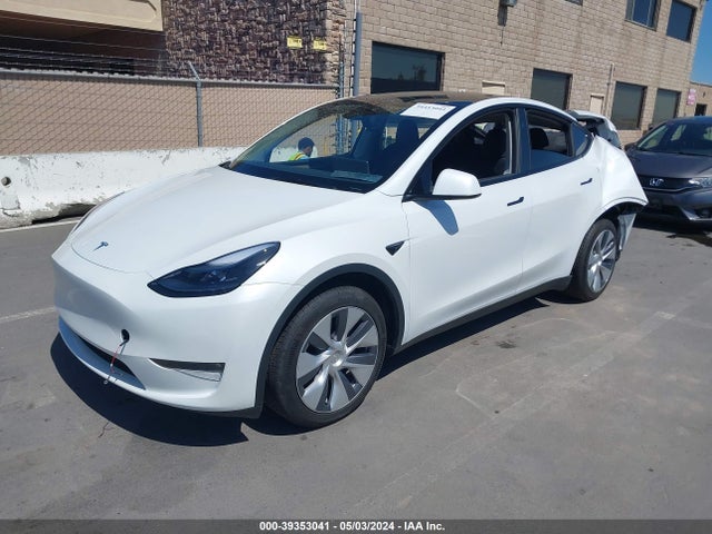 2023 TESLA MODEL Y 7SAYGDEE7PF864472 Photo 1