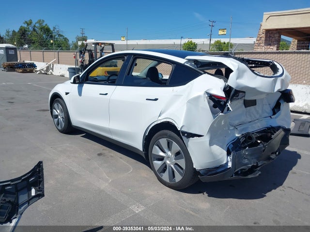 2023 TESLA MODEL Y 7SAYGDEE7PF864472 Photo 2
