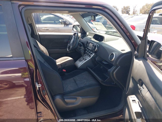 JTLZE4FE1FJ072965 Scion Xb 686 Parklan Edition
