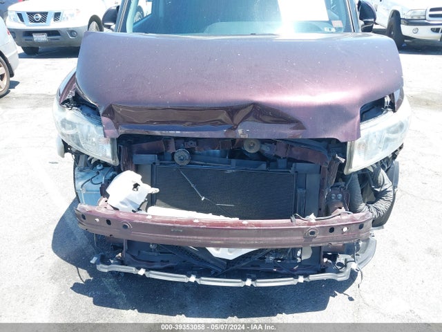 JTLZE4FE1FJ072965 Scion Xb 686 Parklan Edition