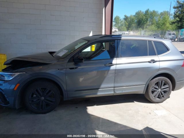 3VV8B7AX2NM130479 Volkswagen Tiguan 2.0t Se R-line Black