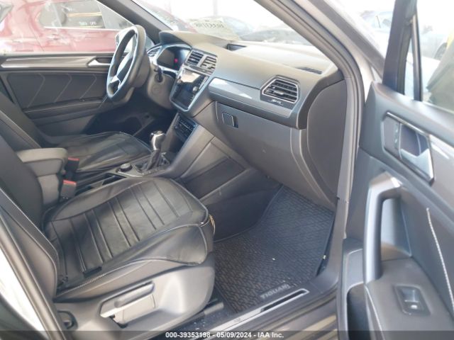 3VV8B7AX2NM130479 Volkswagen Tiguan 2.0t Se R-line Black