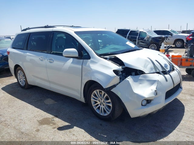 Toyota Sienna Xle Premium 8 Passenger 2017 5TDYZ3DC9HS852029 главное изображение