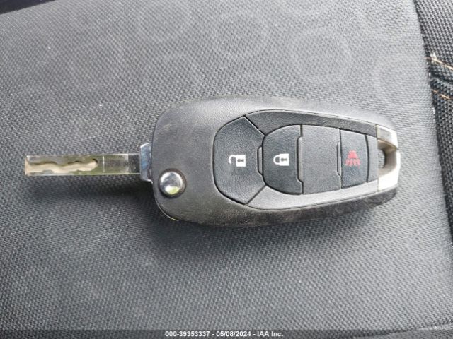 KL7CJKSB3LB327096 Chevrolet Trax Fwd Ls