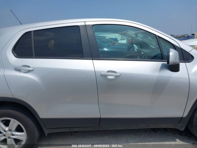 KL7CJKSB3LB327096 Chevrolet Trax Fwd Ls