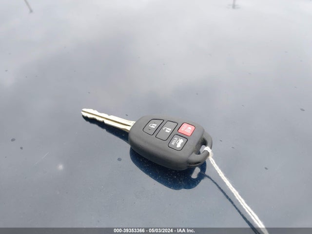 Toyota COROLLA LE 2019 2T1BURHEXKC134721 Image 11