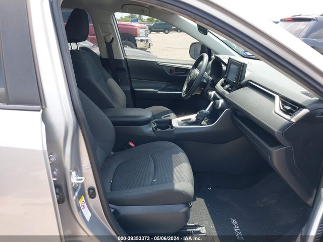 Toyota RAV4 LE 2019 JTMH1RFVXKD005533 Image 5