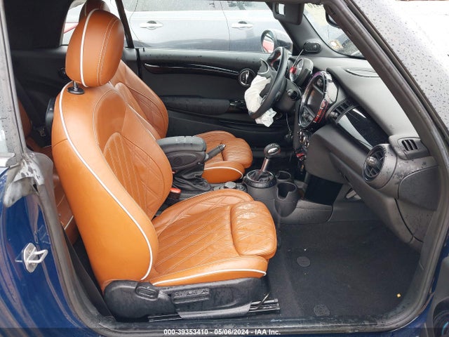 2017 MINI CONVERTIBLE WMWWH9C36H3A78287 Photo 4