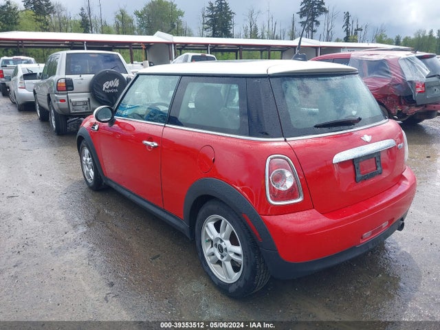 2012 MINI COOPER WMWSU3C55CT259363 Photo 2