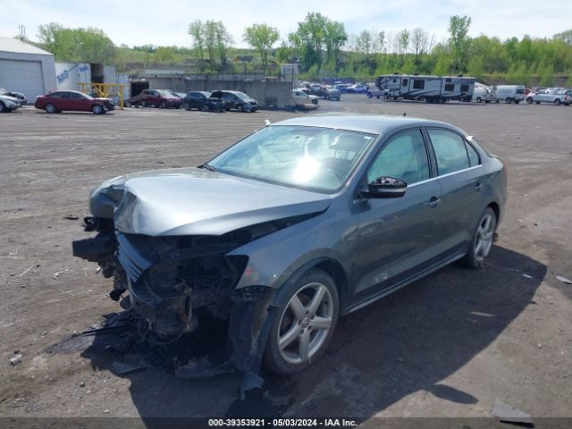 3VW3L7AJ5EM225729 Volkswagen JETTA TDI