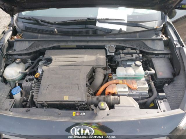 KNDCC3LC2J5175902 KIA NIRO EX