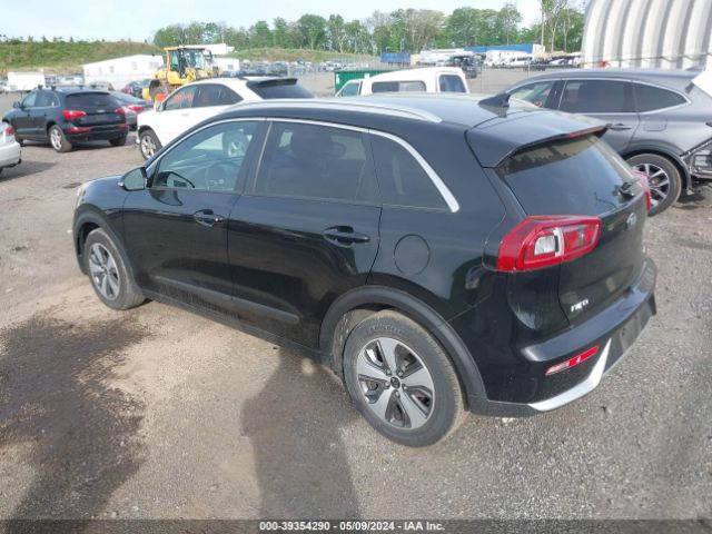 KNDCC3LC2J5175902 KIA NIRO EX