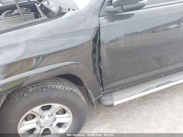 Toyota 4RUNNER SR5 2016 JTEBU5JR2G5335843 Image 18