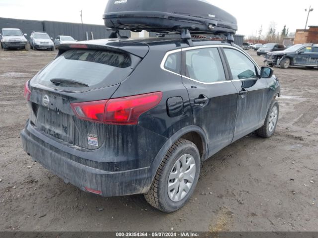 JN1BJ1CR8JW256443 Nissan Rogue Sport S