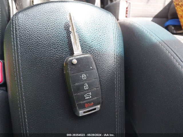 KIA FORTE LX 2017 3KPFL4A74HE118043 Image 11