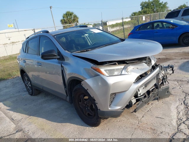Toyota RAV4 LE 2018 JTMZFREV1JJ159197 главное изображение