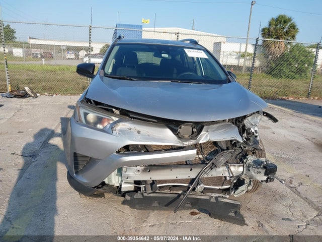 Toyota RAV4 LE 2018 JTMZFREV1JJ159197 Image 12