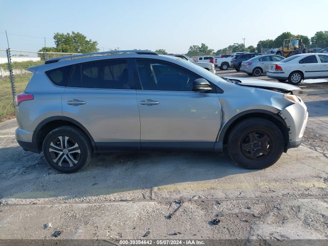 Toyota RAV4 LE 2018 JTMZFREV1JJ159197 Image 13